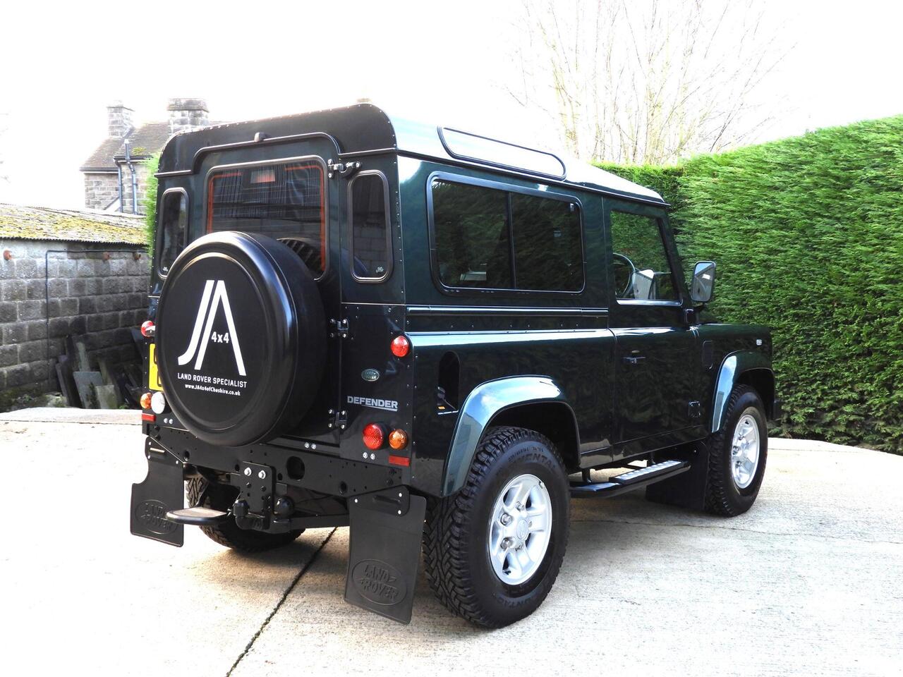 Land Rover Defender 90 2013 photo 5