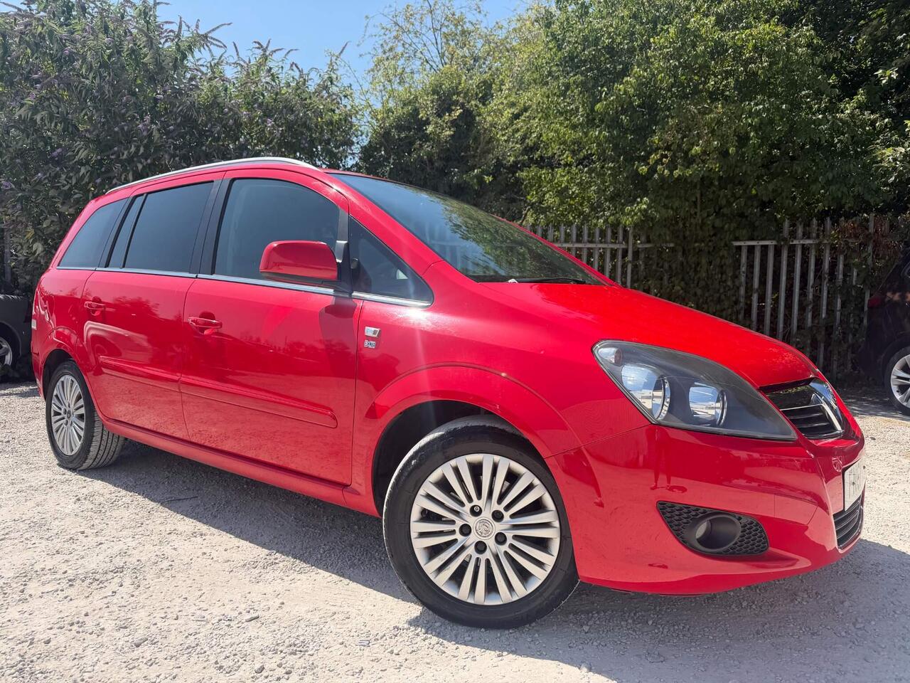 Vauxhall Zafira 2011 photo 2