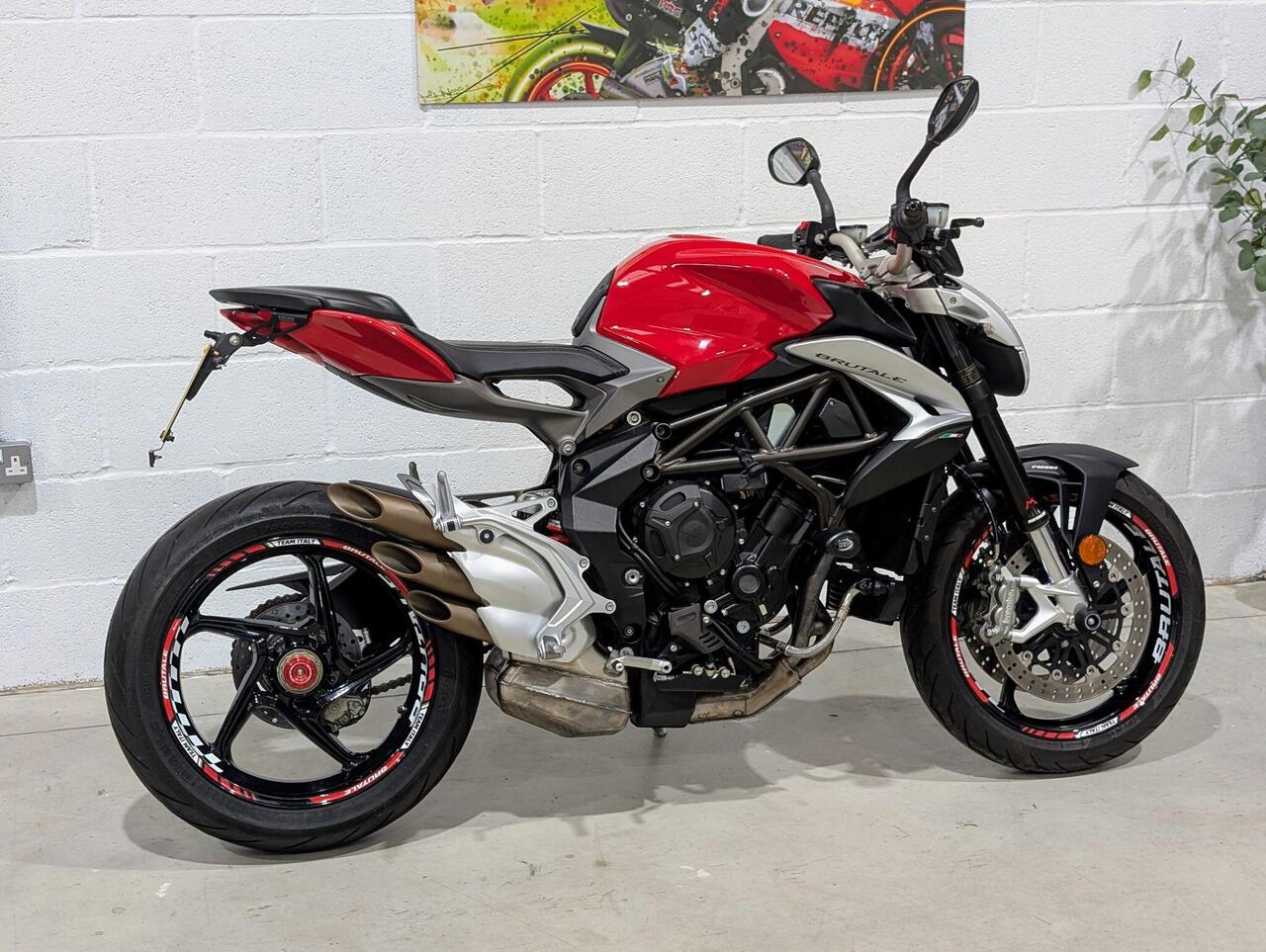 2016 MV Agusta Brutale 800 - Photo 5