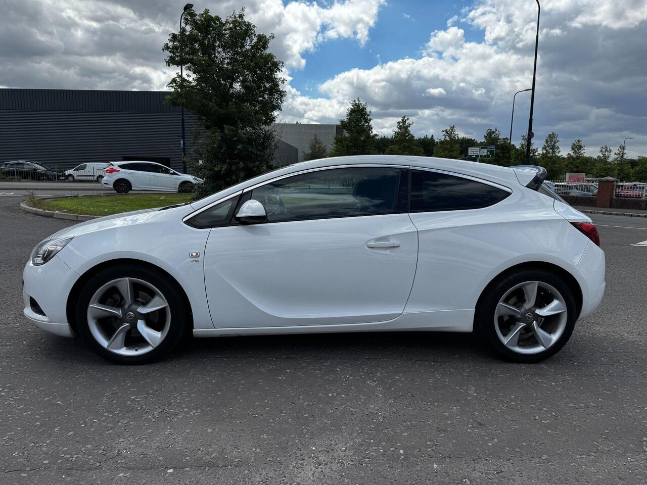 Vauxhall Astra Gtc 2015 photo 4