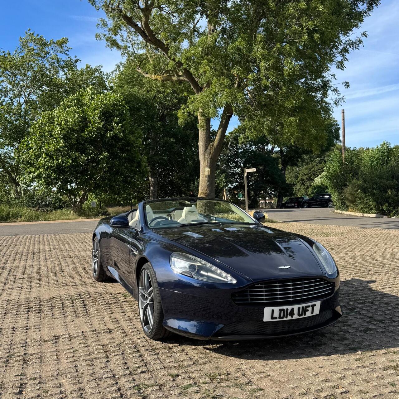 Aston Martin Db9 2014 photo 2