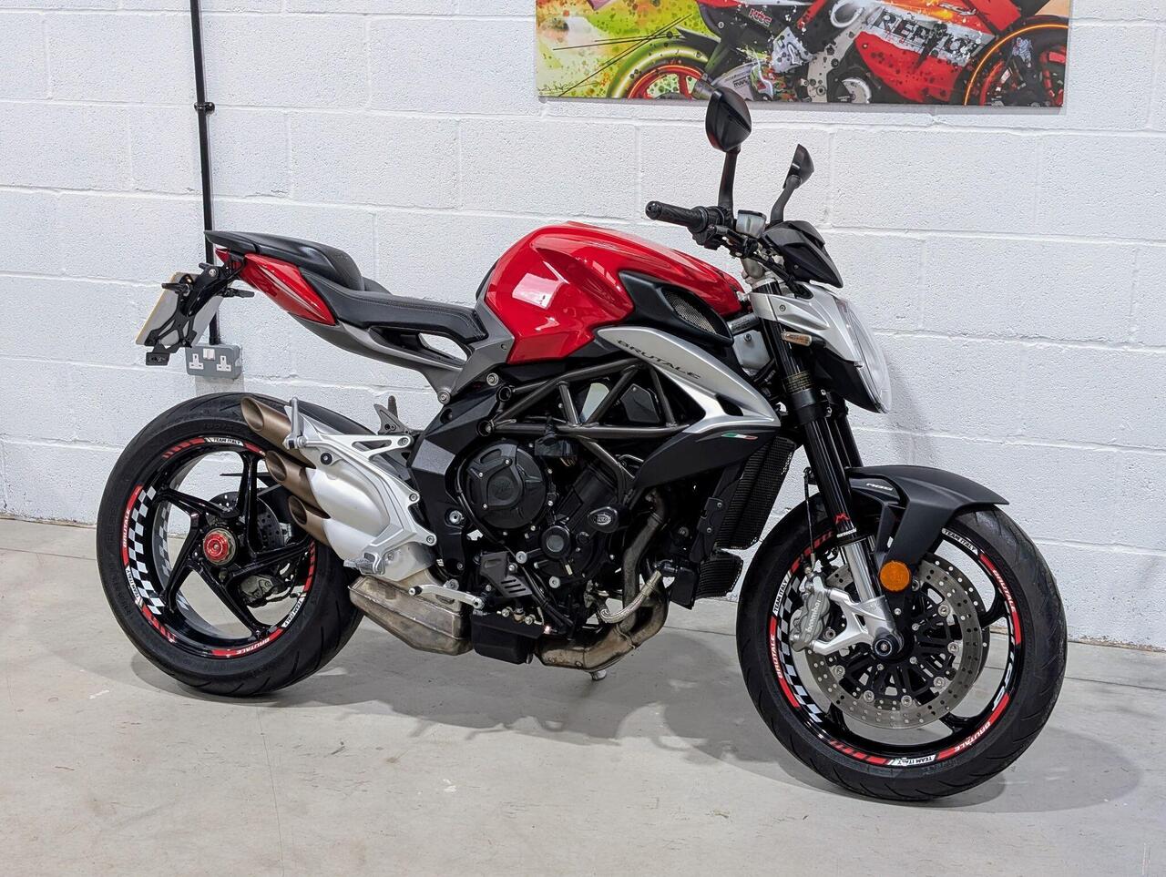 2016 MV Agusta Brutale 800 - Photo 2