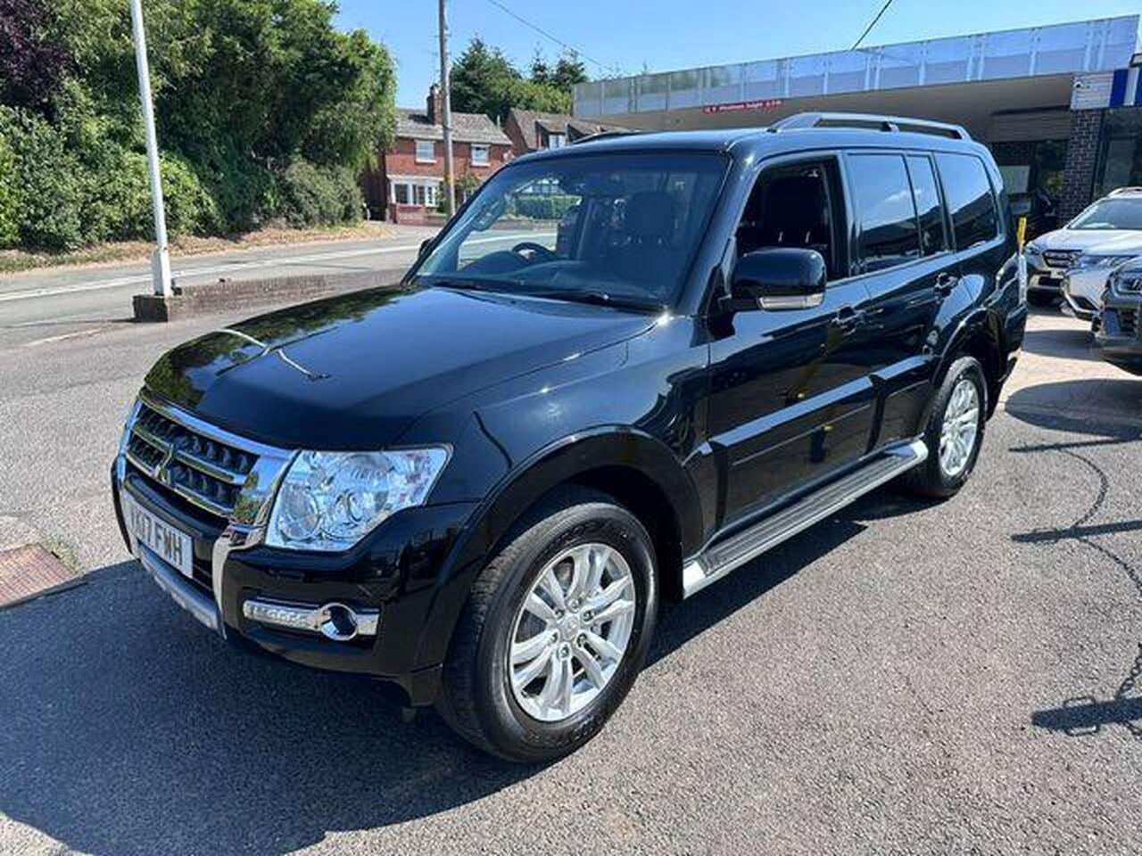 Mitsubishi Shogun 2017 photo 3
