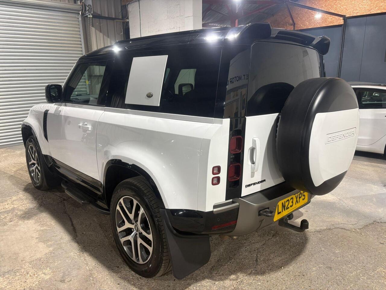Land Rover Defender 90 2023 photo 4