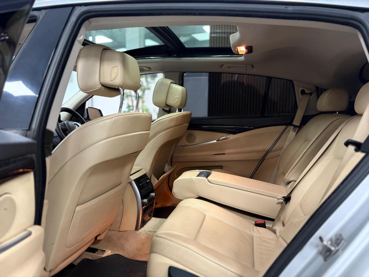 BMW 5 Series Gran Turismo 2010 photo 2