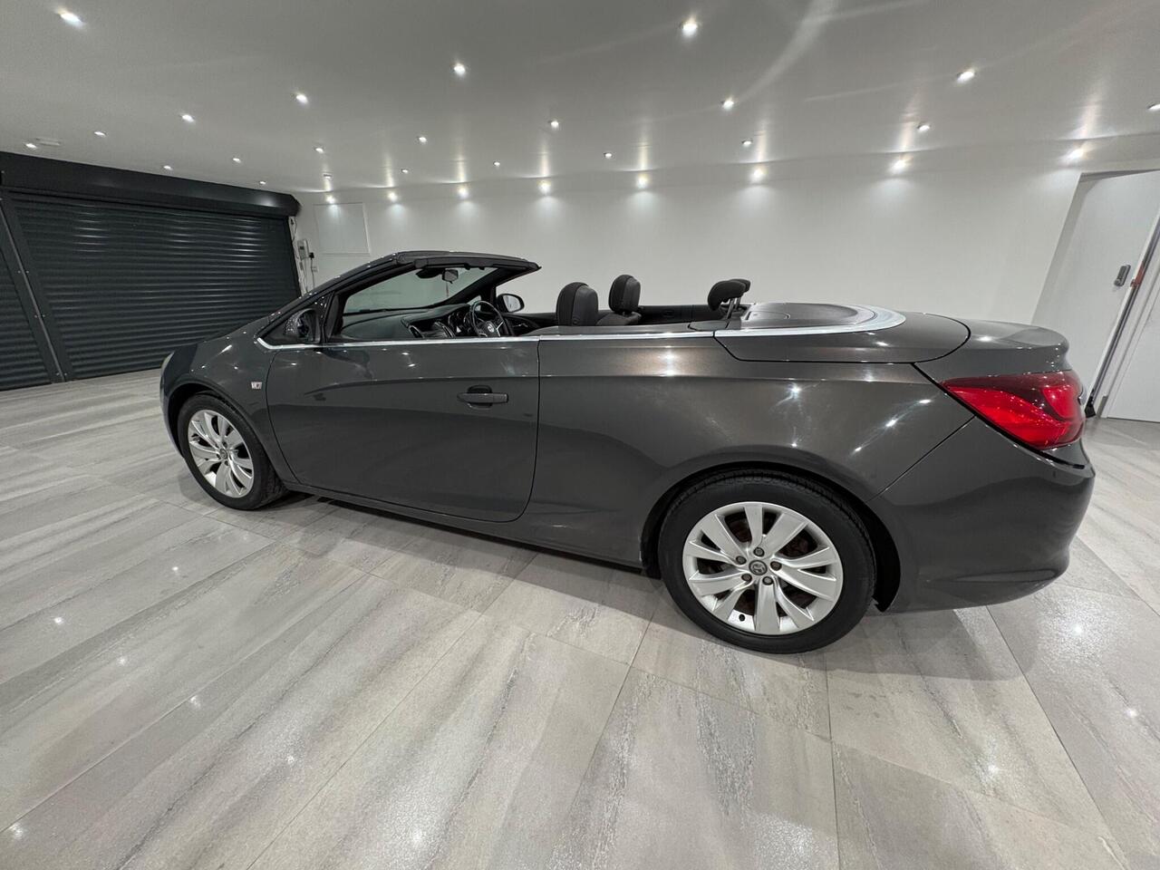 Vauxhall Cascada 2014 photo 5
