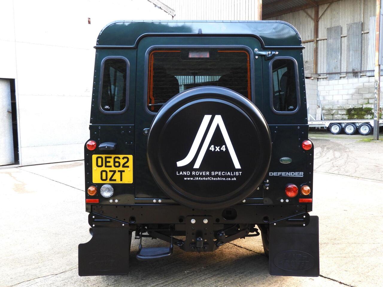 Land Rover Defender 90 2013 photo 4