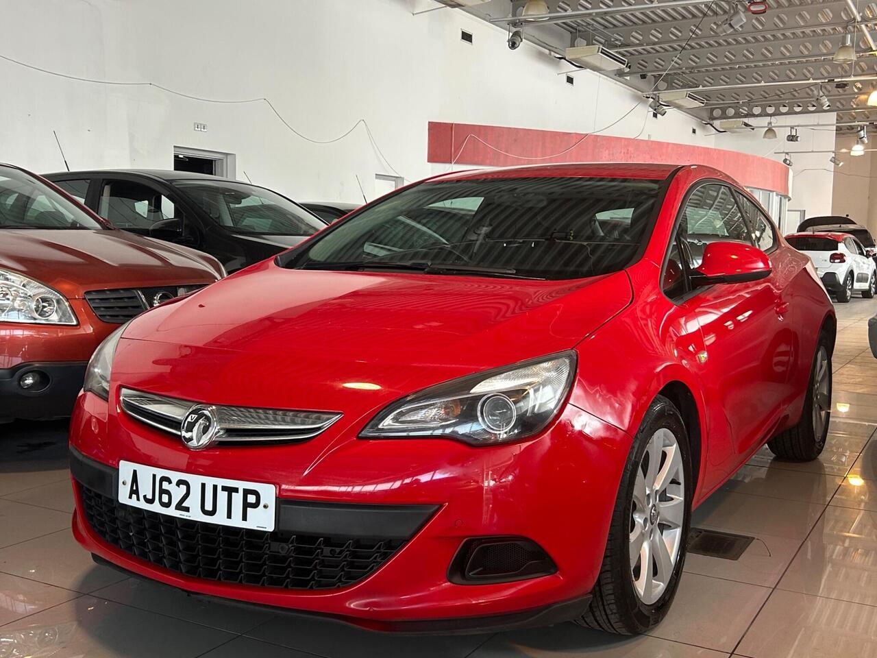 Vauxhall Astra Gtc 2013 photo 3