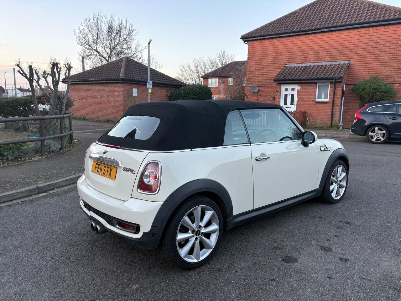 Mini Convertible 2011 photo 4