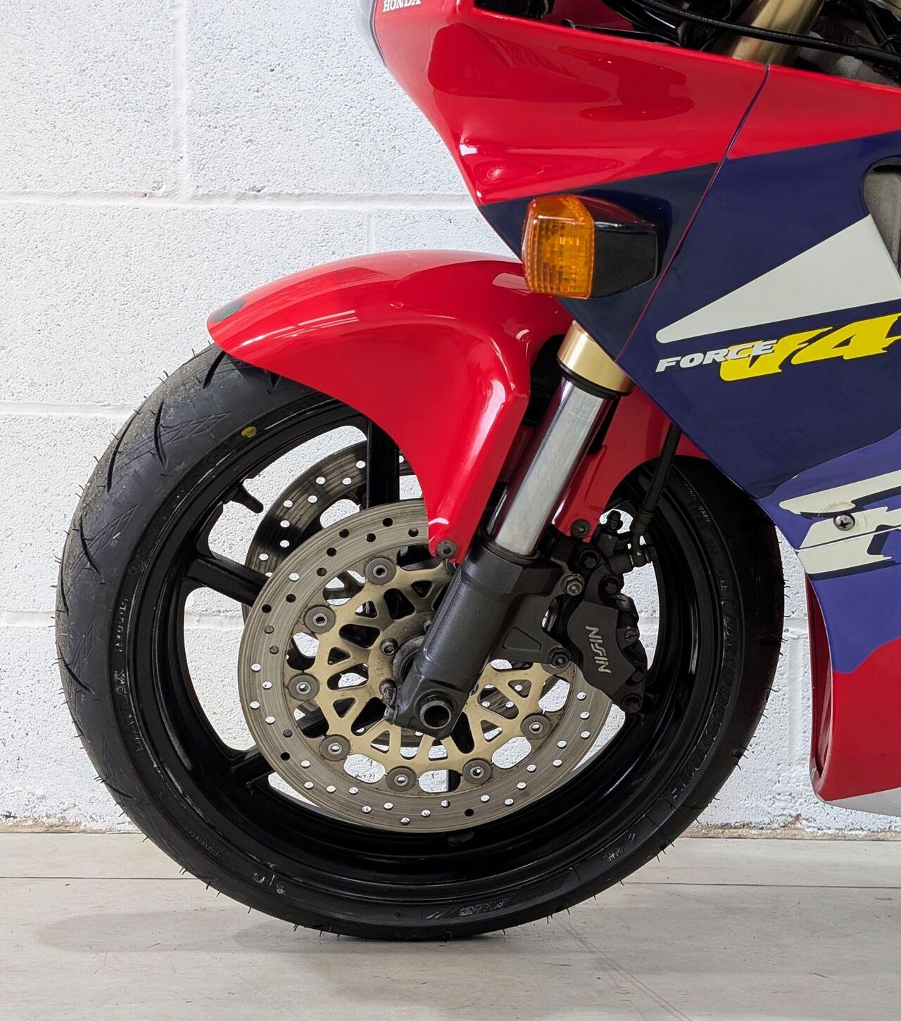 1995 Honda RVF400 - Photo 25