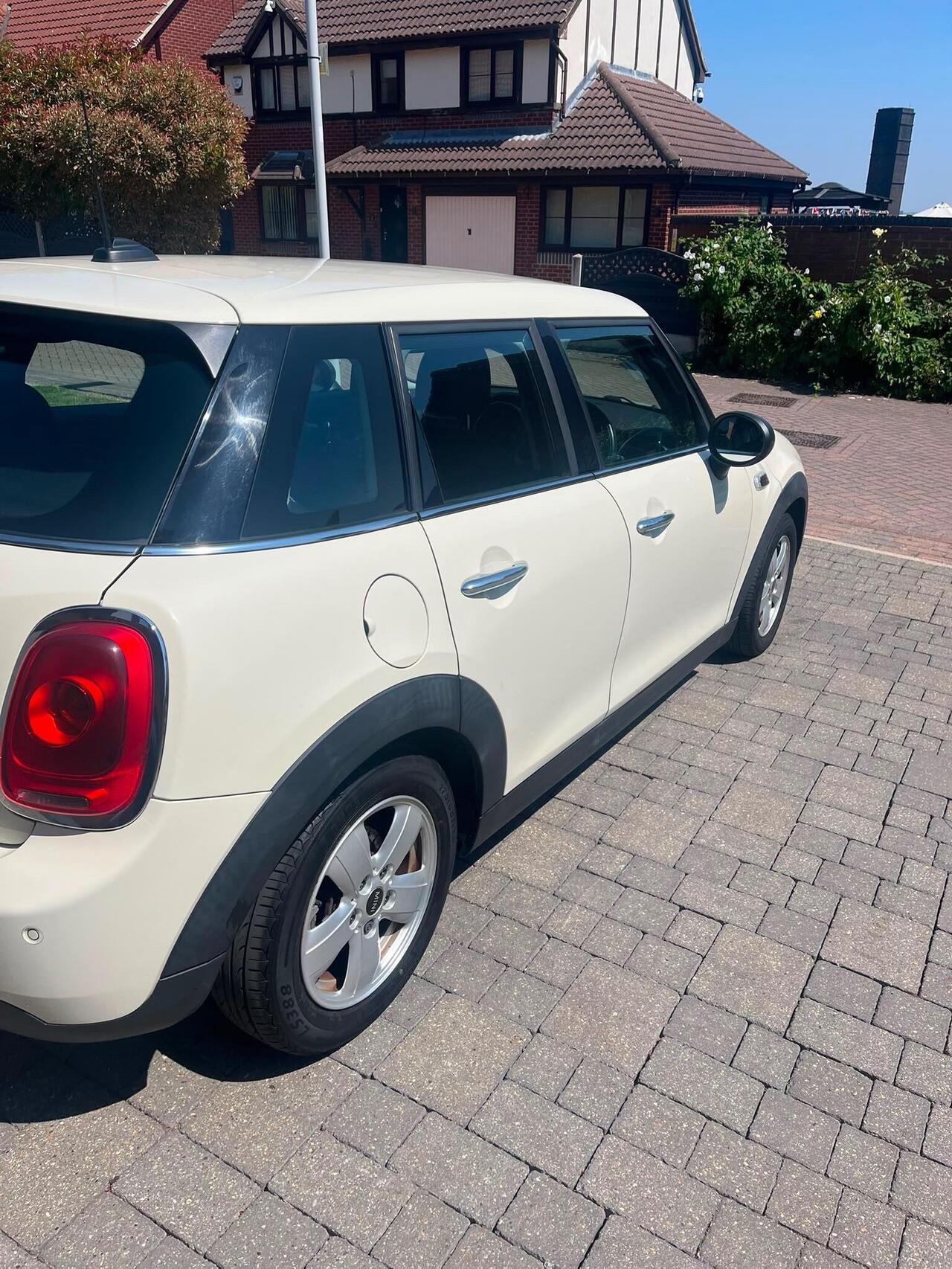 Mini Hatch 2015 photo 5