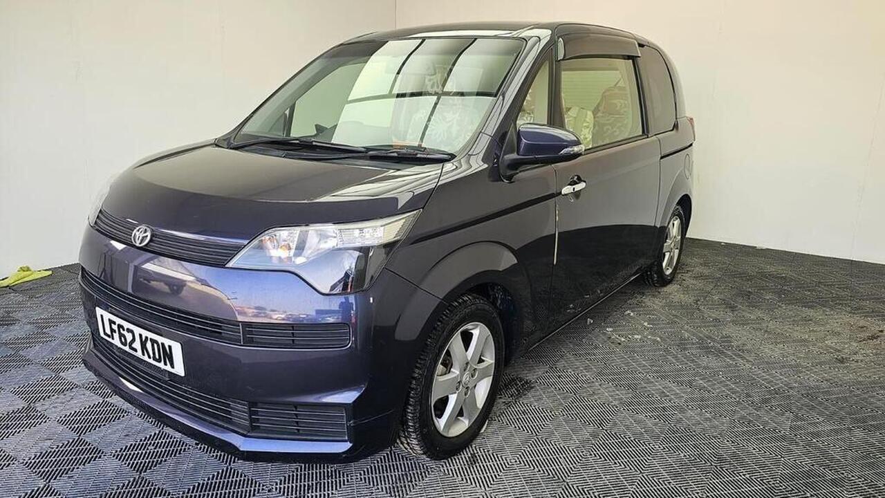 Toyota Spade 2013 photo 2