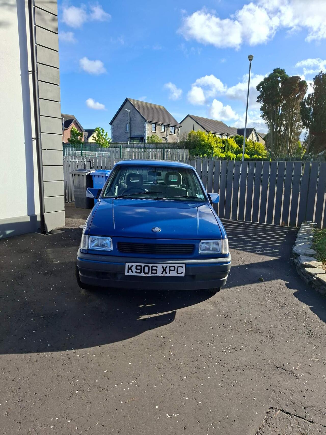 Vauxhall Nova 1993 photo 2