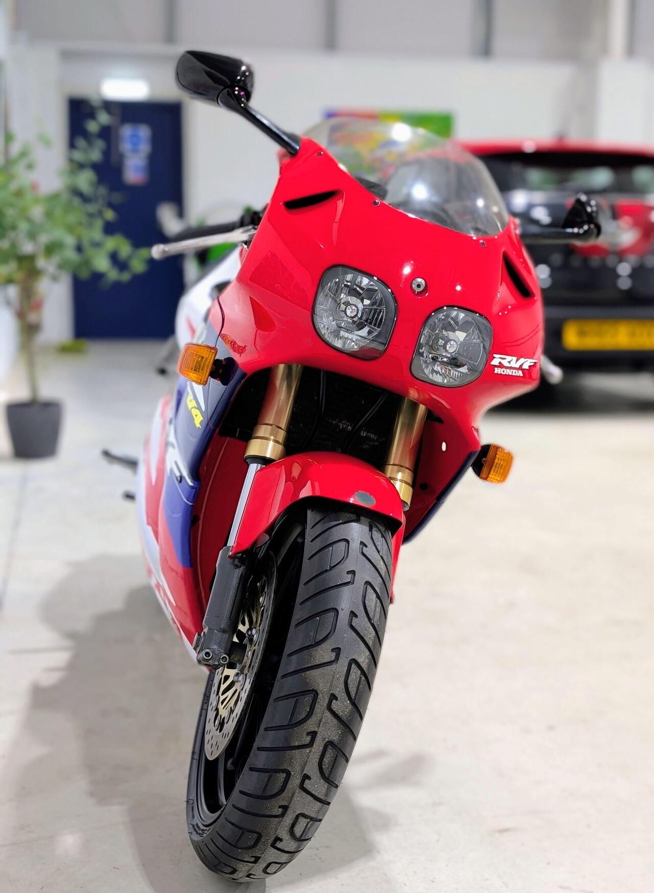 1995 Honda RVF400 - Photo 4