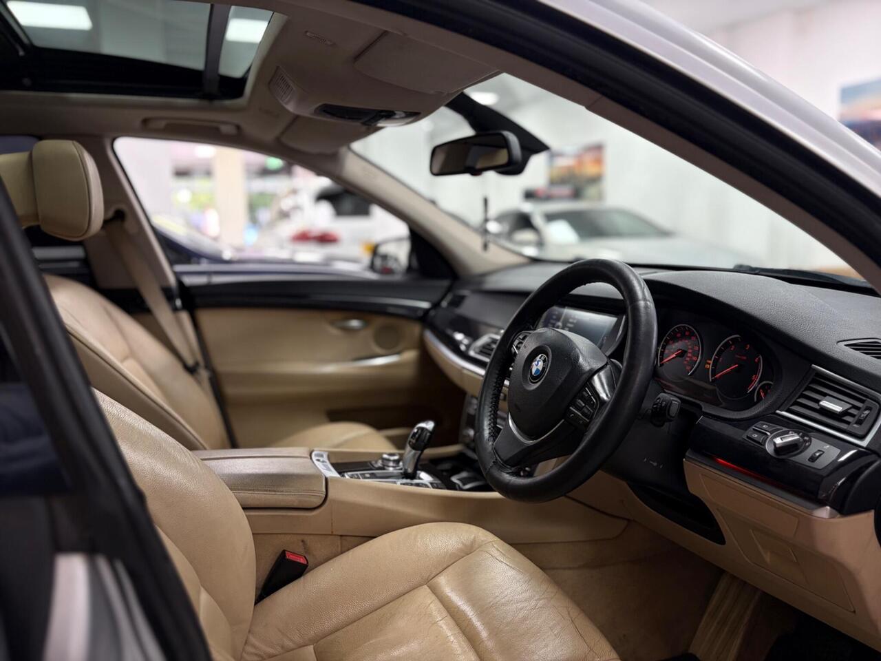 BMW 5 Series Gran Turismo 2010 photo 3