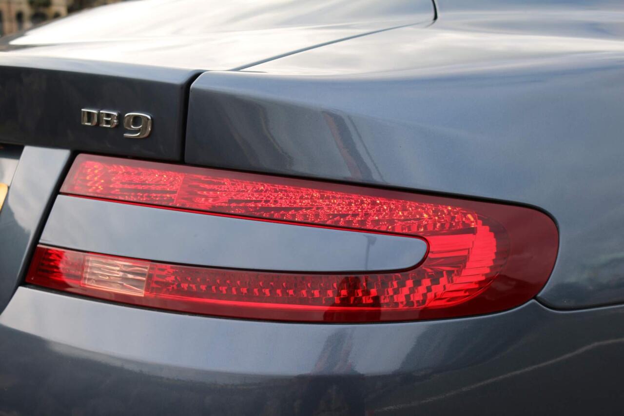 Aston Martin Db9 2004 photo 4
