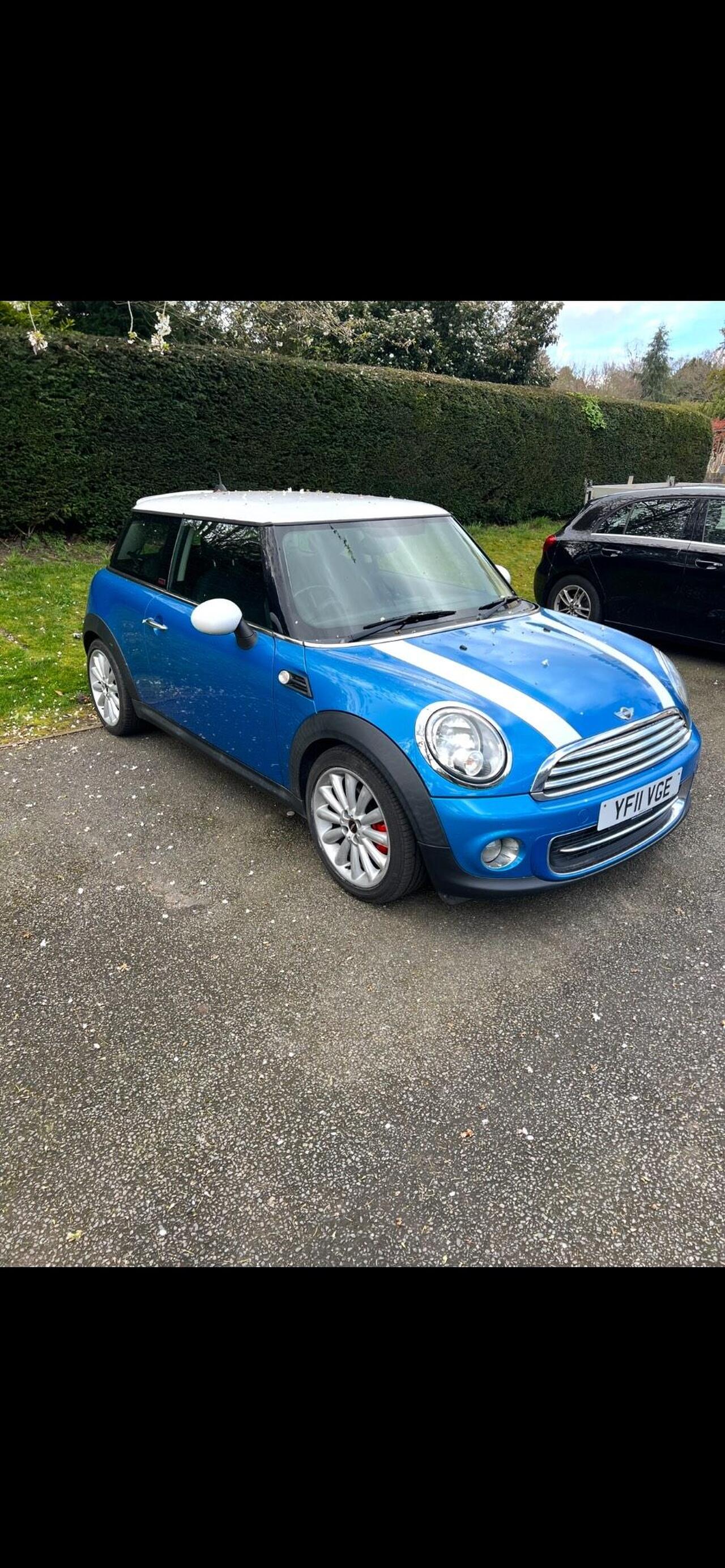 Mini Hatch 2011 photo 3