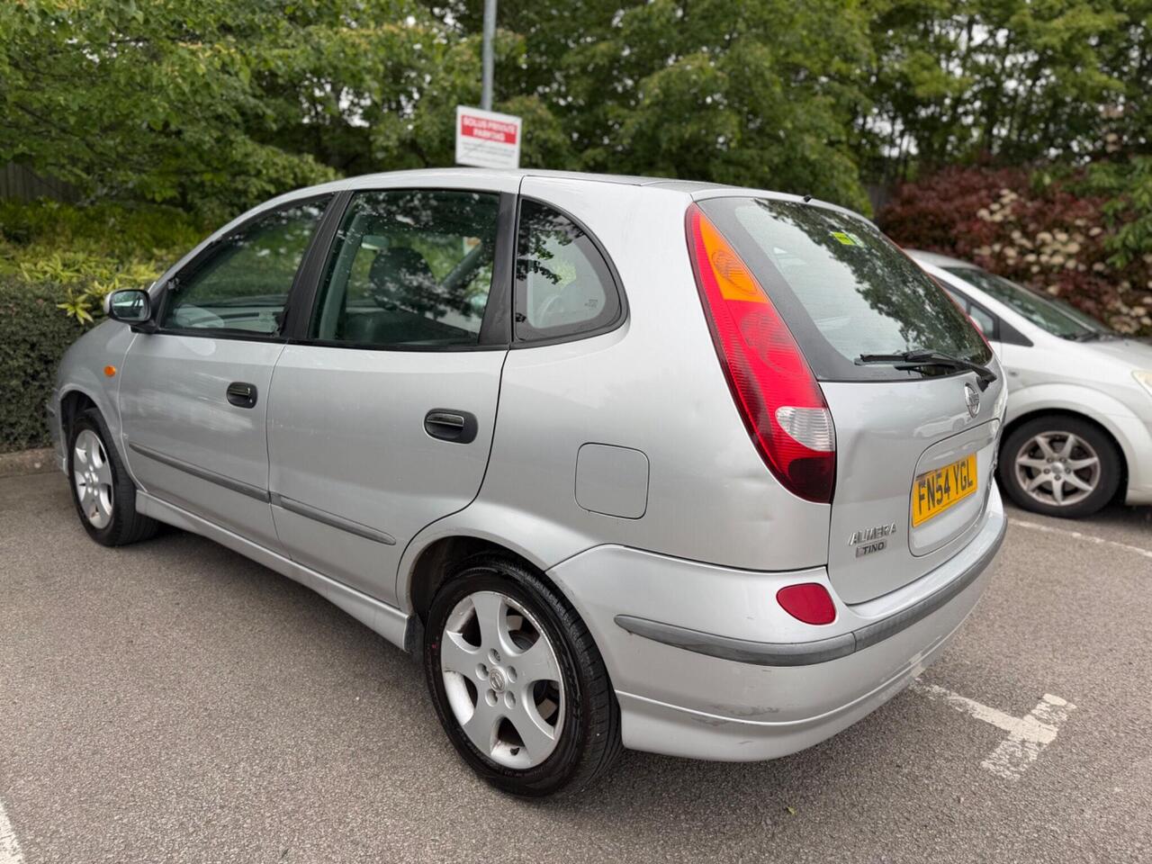 Nissan Almera Tino 2004 photo 4