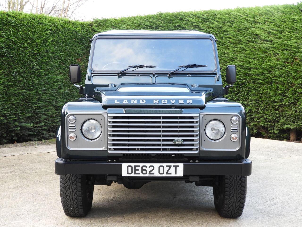 Land Rover Defender 90 2013 photo 3