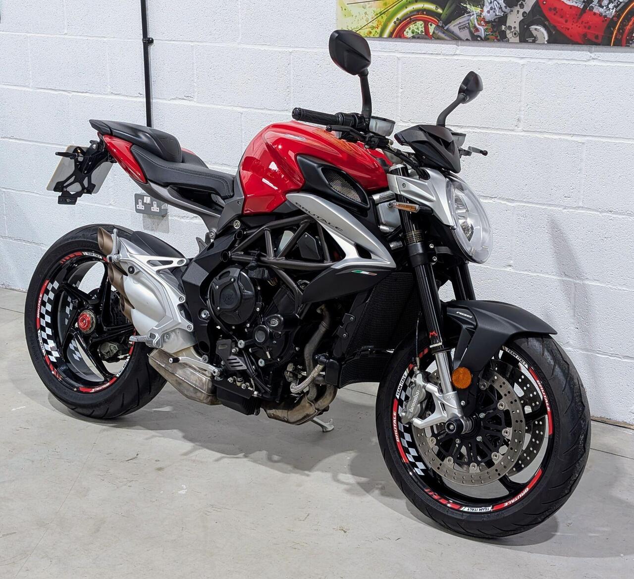 2016 MV Agusta Brutale 800 - Photo 3