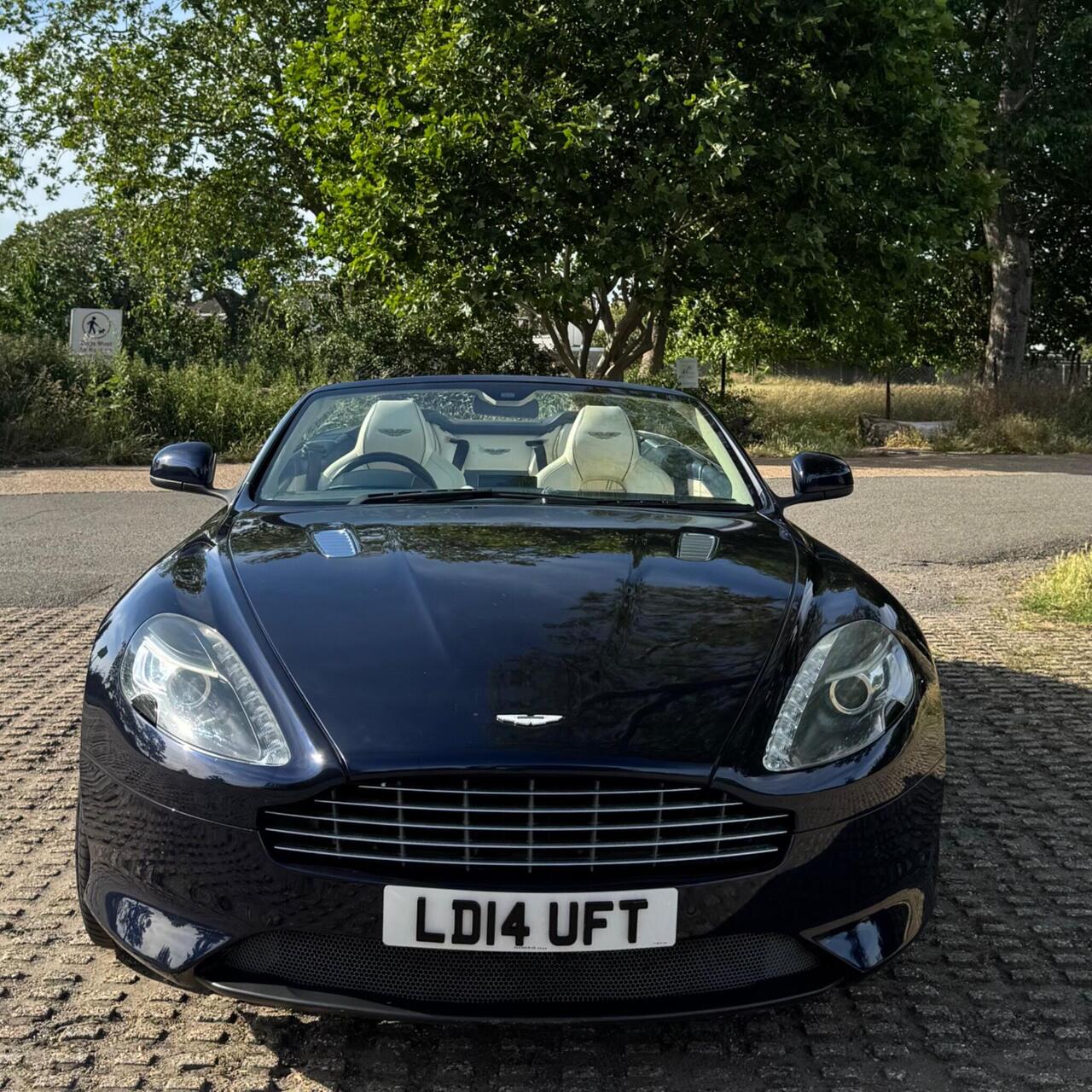 Aston Martin Db9 2014 photo 4