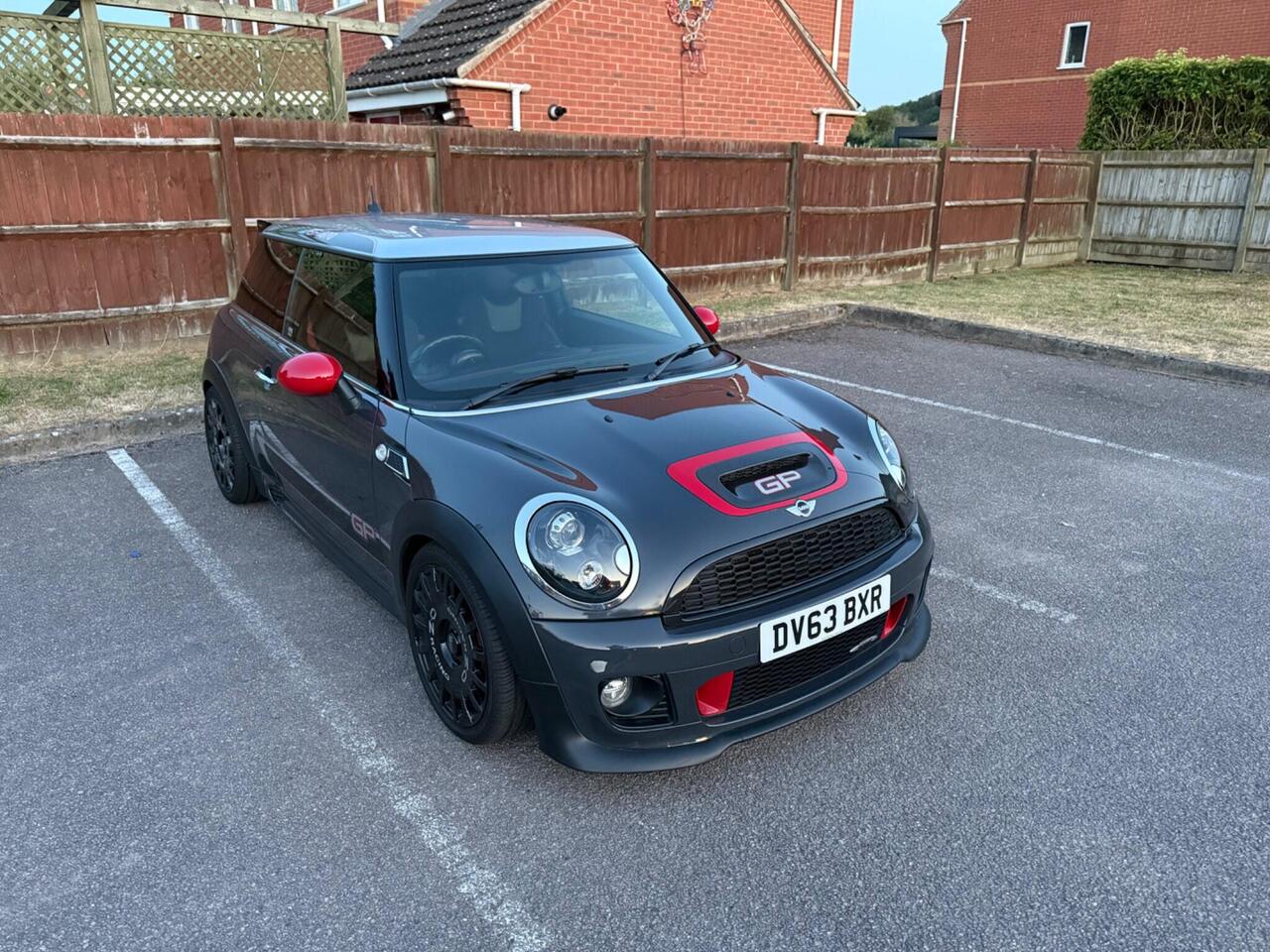 Mini Hatch 2013 photo 4