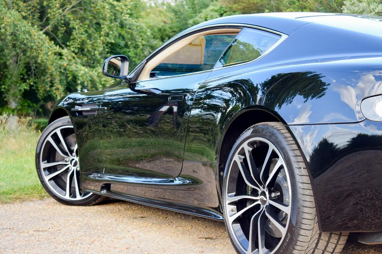 Aston Martin Dbs 2010 photo 5