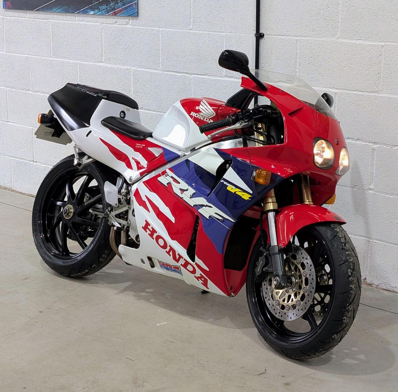1995 Honda RVF400 - Photo 3