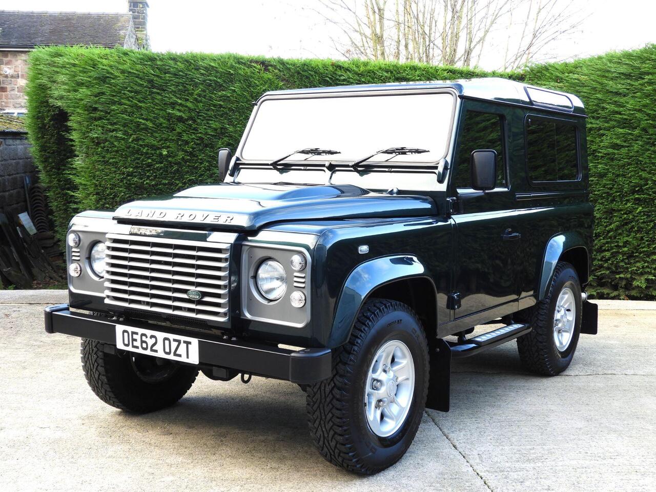 Land Rover Defender 90 2013 photo 2