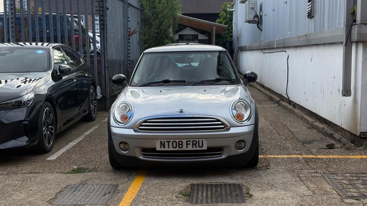 Mini Hatch 2008 photo 2