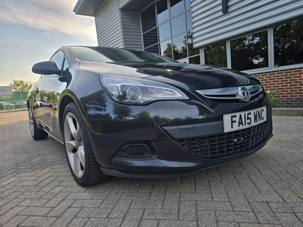 Vauxhall Astra Gtc 2015 photo 2