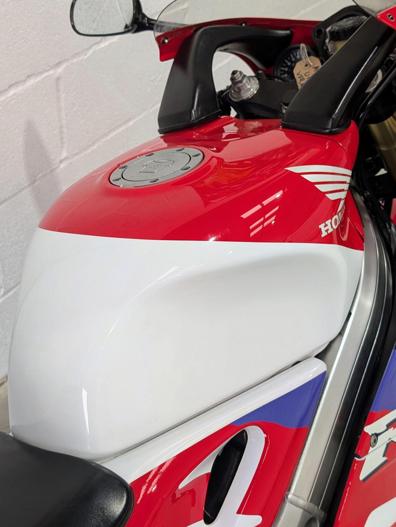 1995 Honda RVF400 - Photo 16