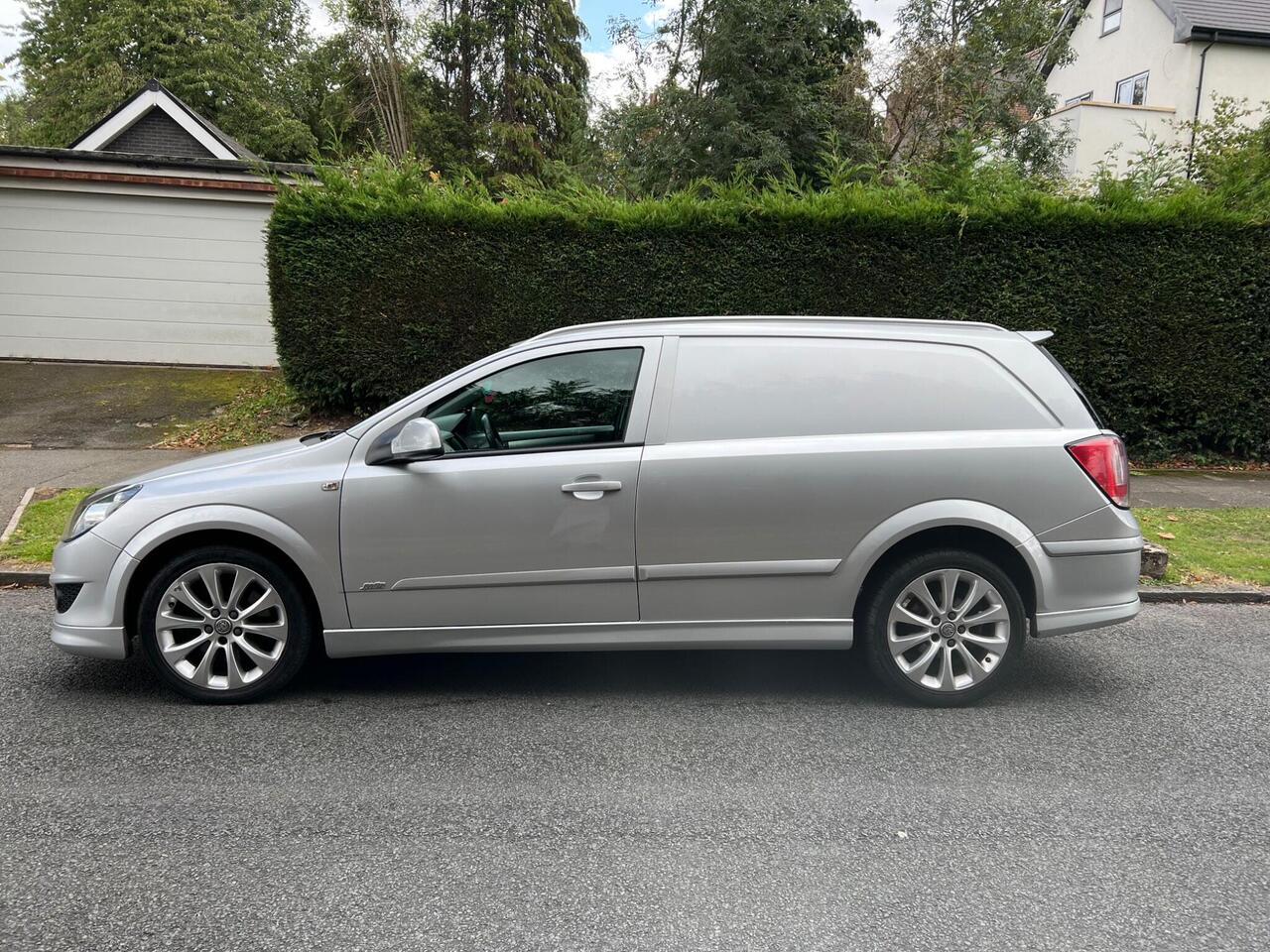 Vauxhall Astra Van 2011 photo 4