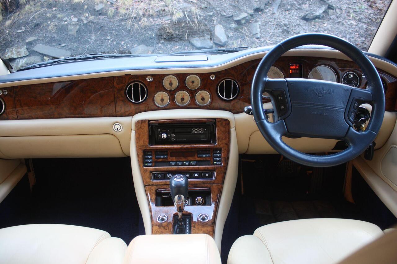 Bentley Arnage 2000 photo 2