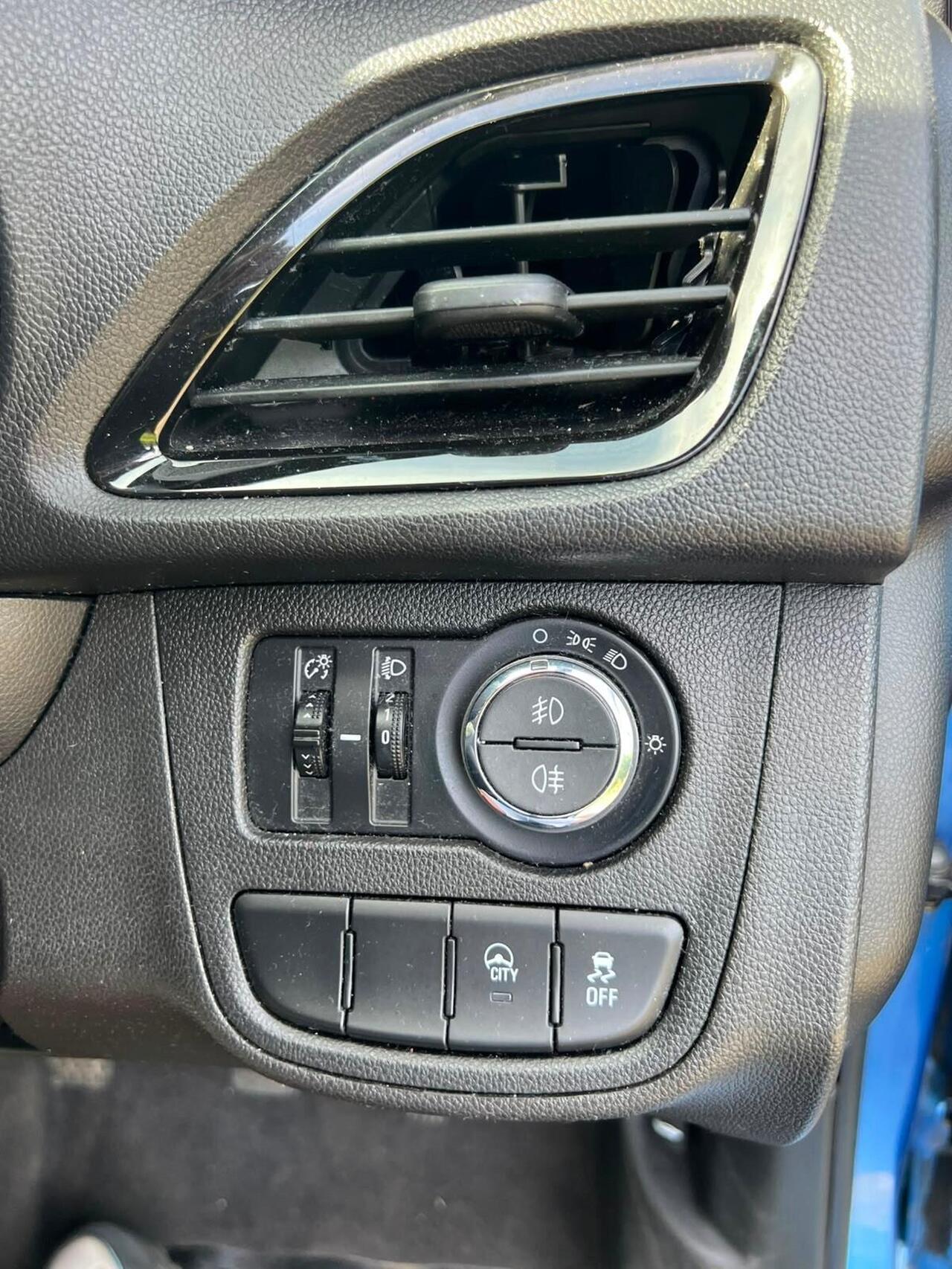 Vauxhall Viva 2016 photo 4