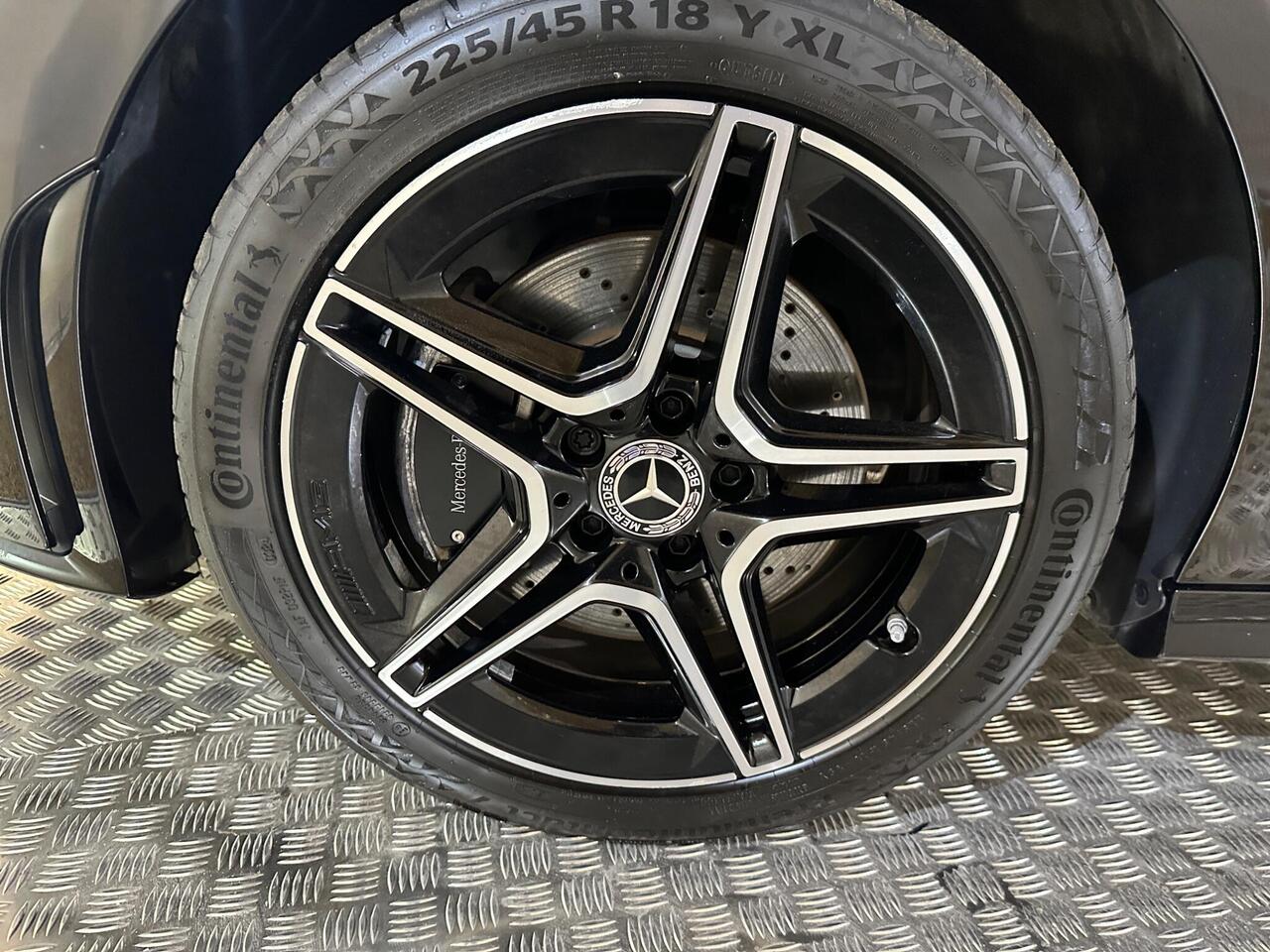 Mercedes-Benz CLA FY72YOV