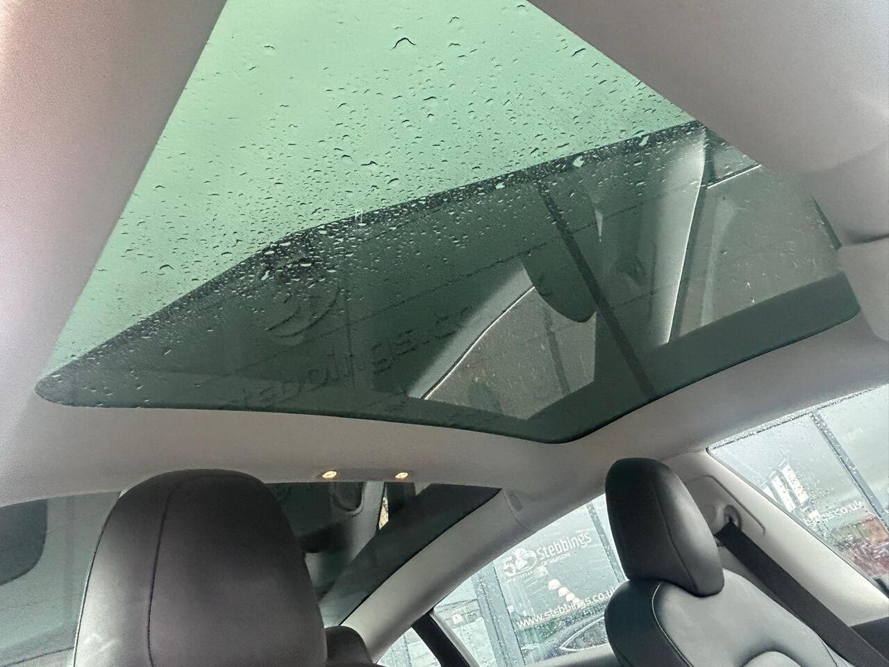 Tesla Model 3 GJ69FKO