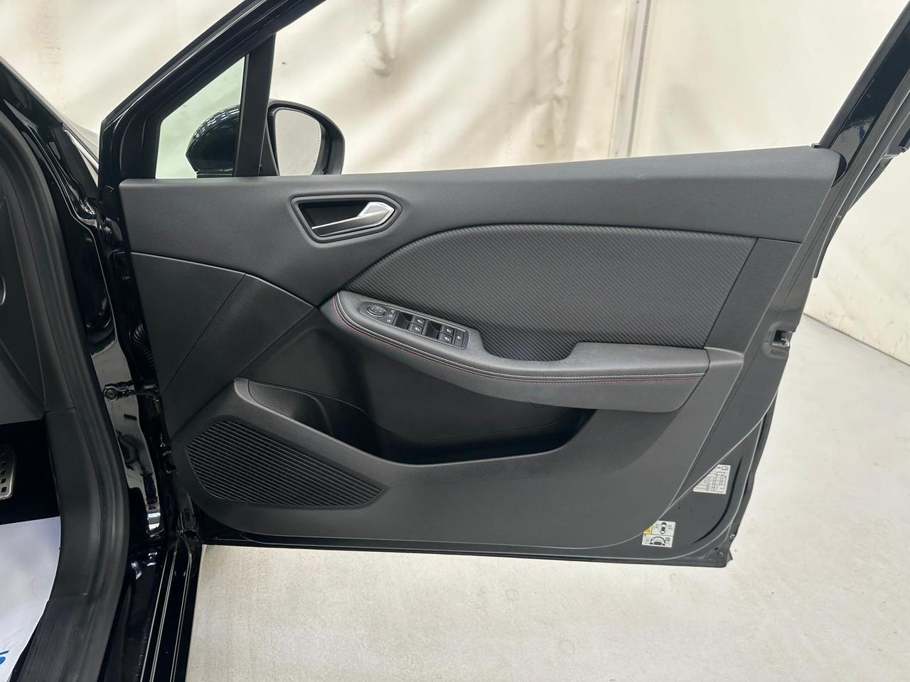 Renault Clio YE71SWN