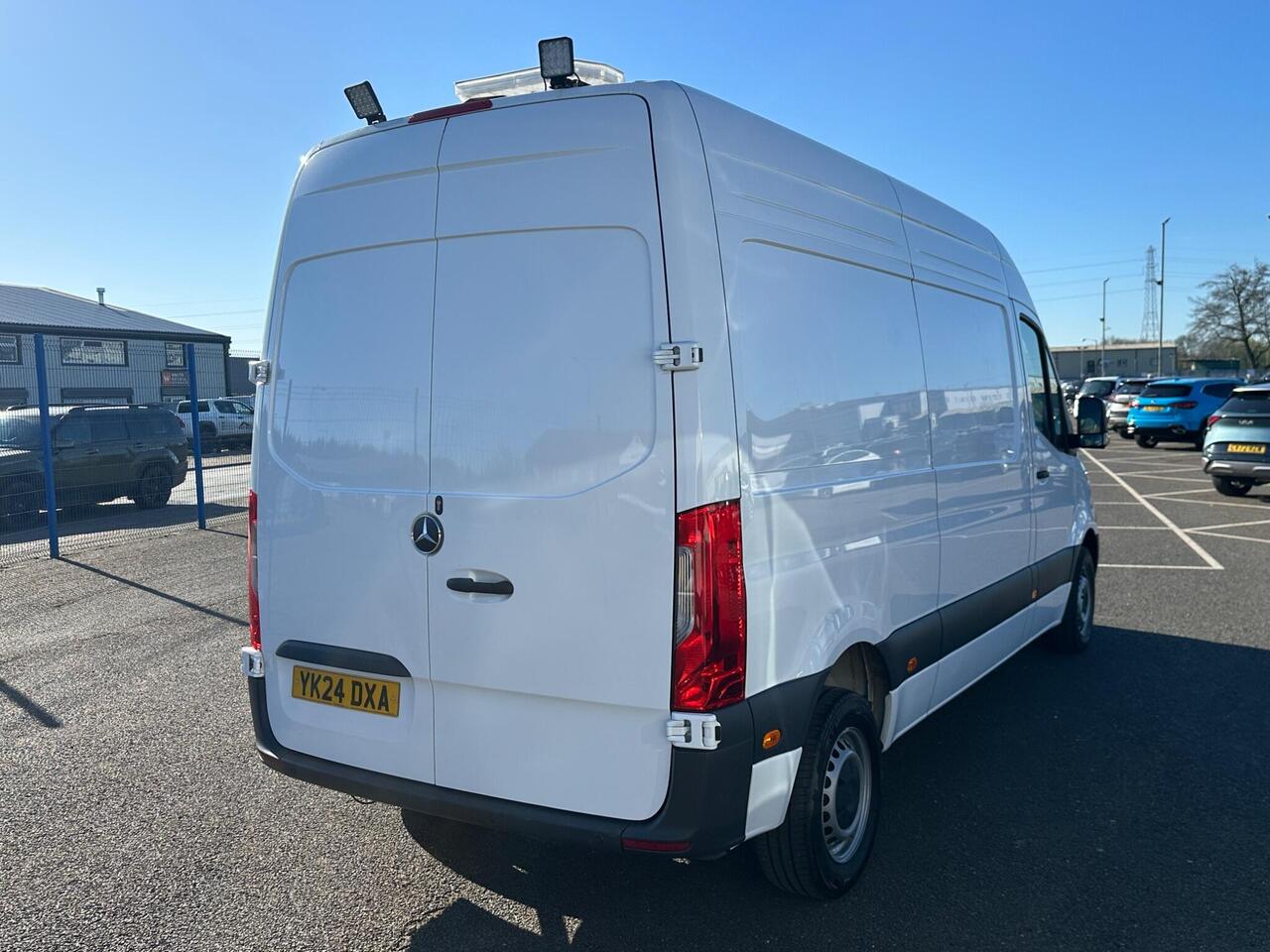 Mercedes-Benz Sprinter YK24DXA