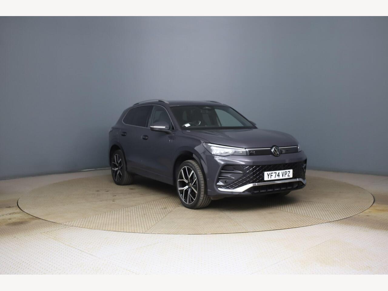 Volkswagen Tiguan YF74VPZ