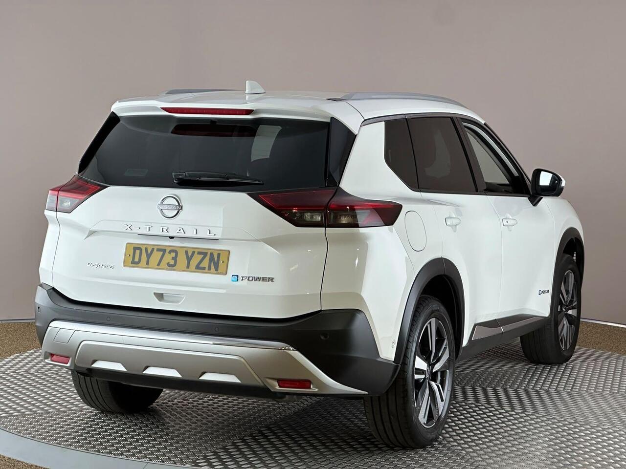Nissan X-Trail DY73YZN