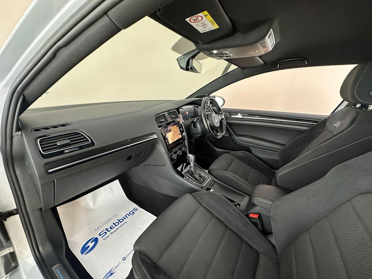 Volkswagen Golf FL69TNN