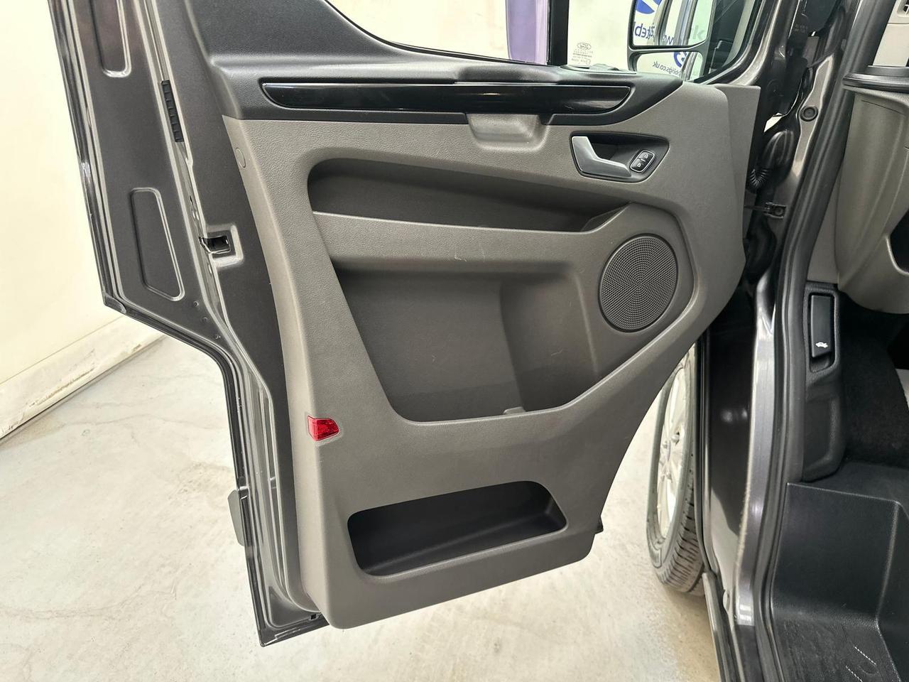 Ford Transit Custom CE70UYX