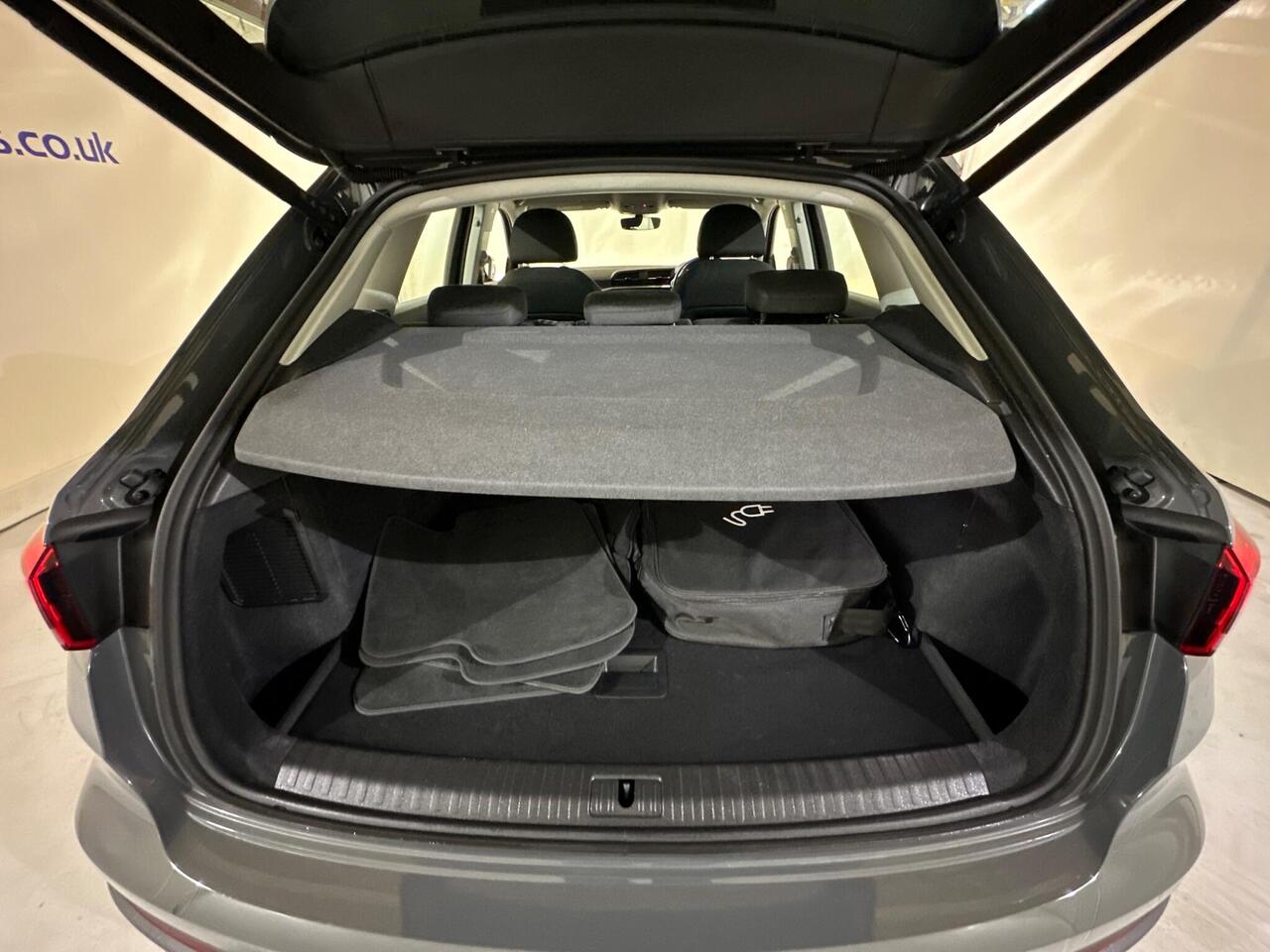 Audi Q3 MW22OVR