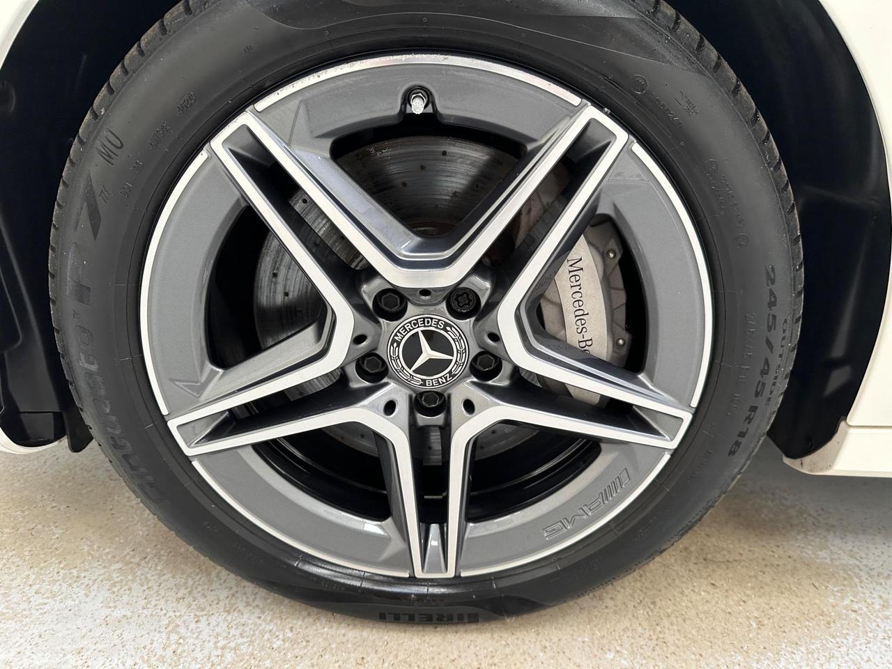 Mercedes-Benz E Class LO70NUB