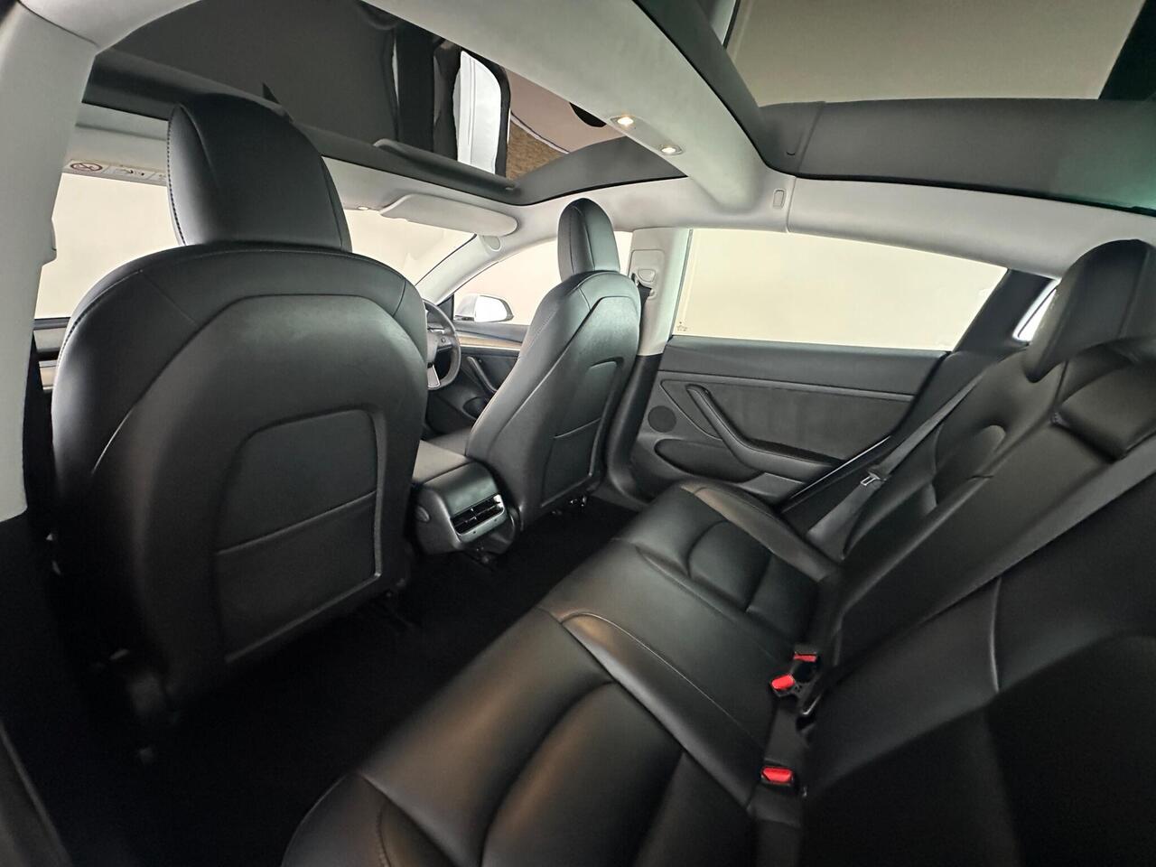 Tesla Model 3 AF72VLG