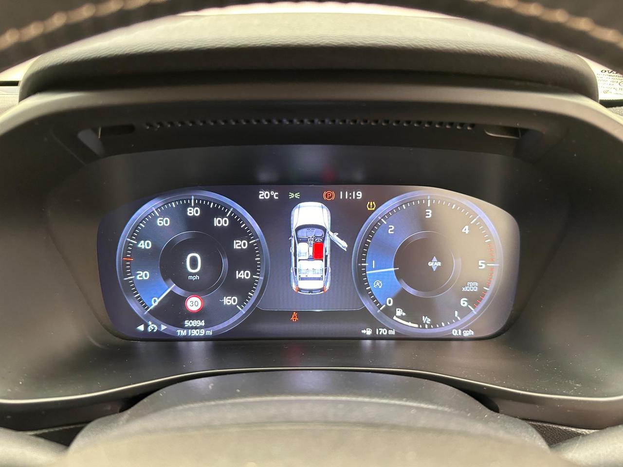 Volvo XC40 YM70MTZ