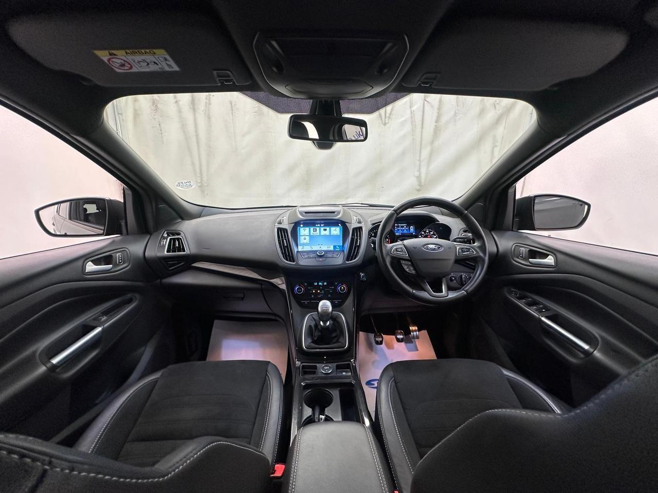 Ford Kuga AY17NRV