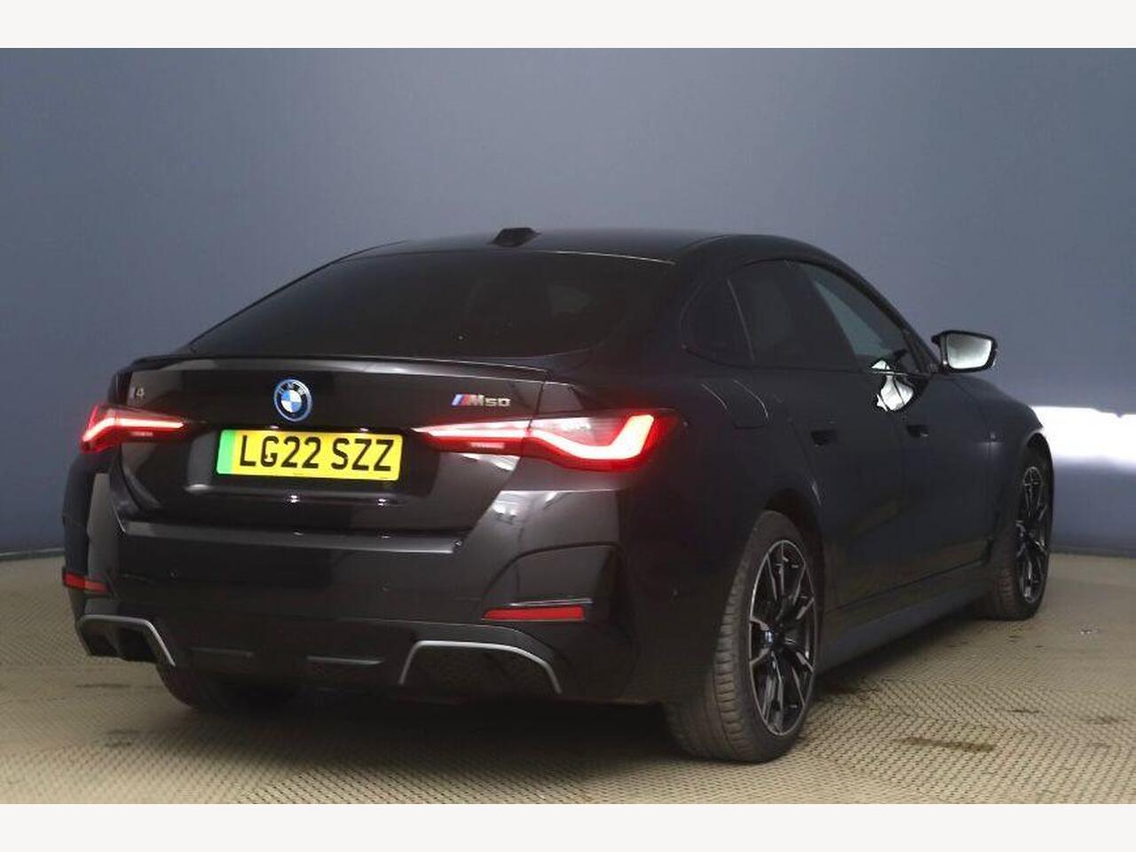 BMW i4 LG22SZZ