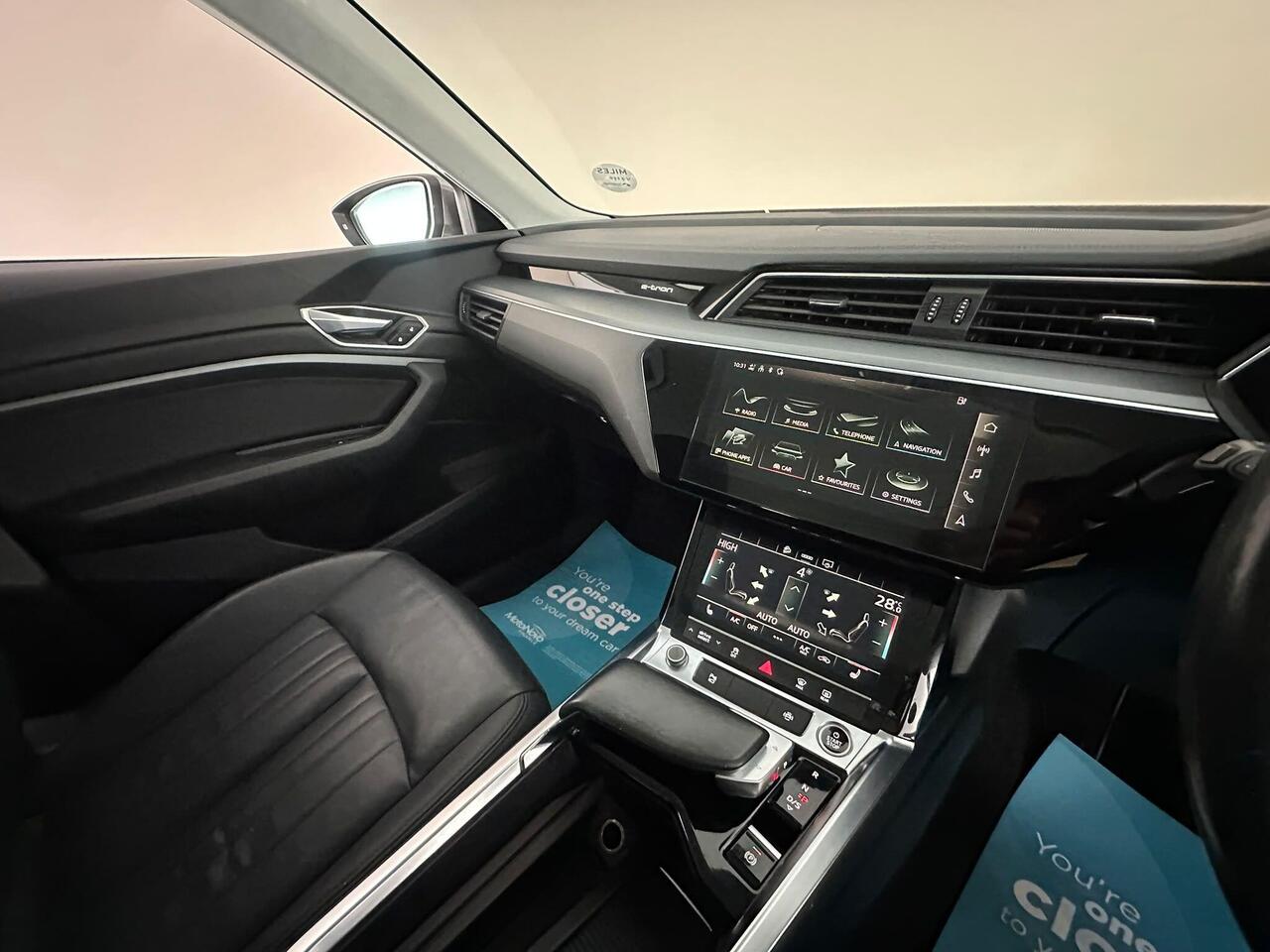 Audi e-tron NL70UPZ